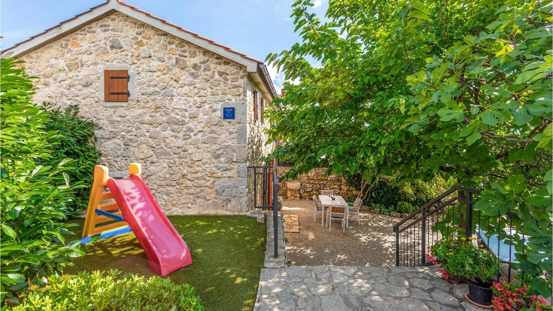 Pet Friendly Home In Brzac With Wifi Croaţia